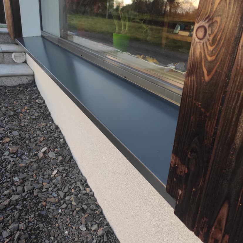 Glaf aluminiu antracit debitat la dimensiune, montat pe exterior
