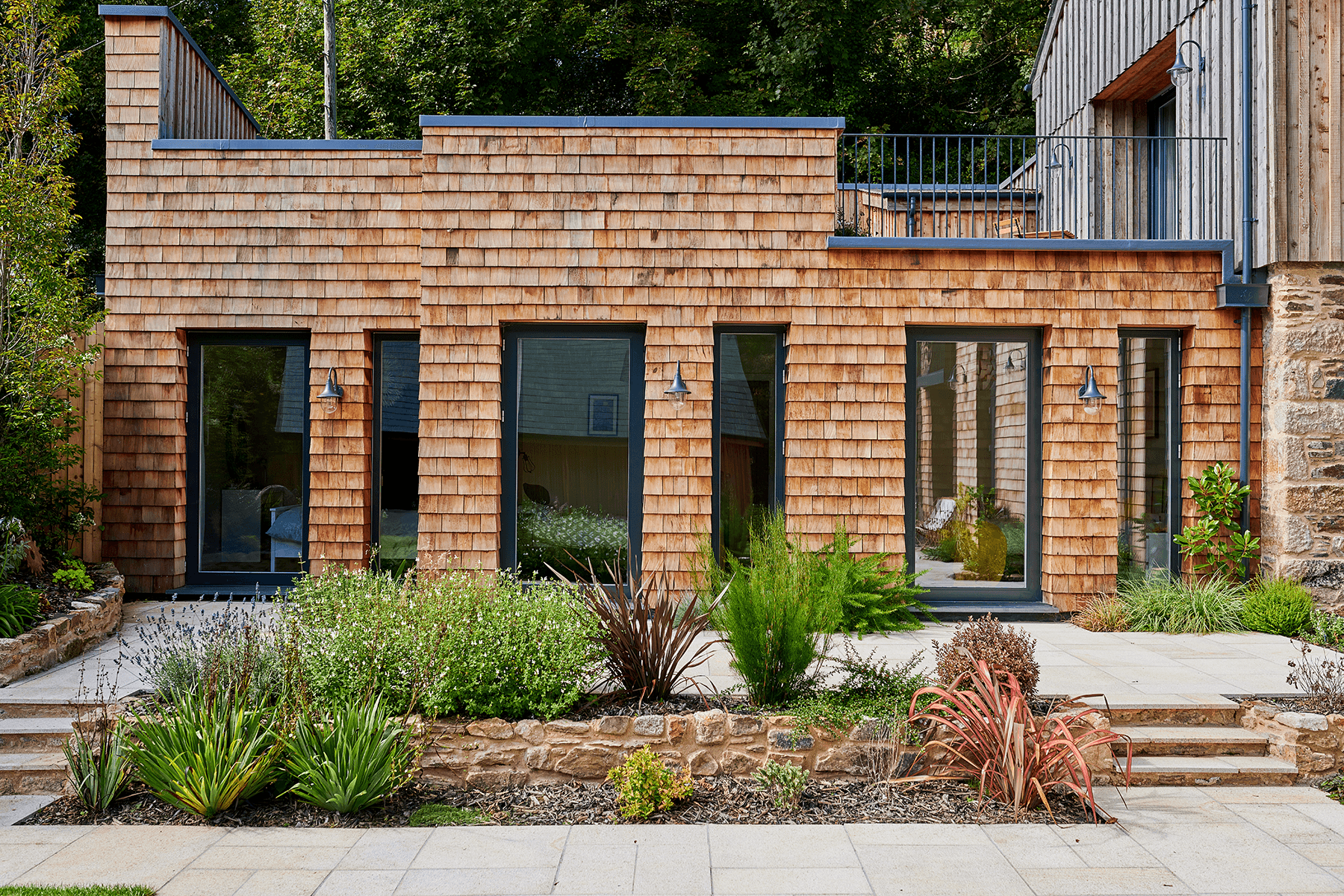 Glafuri debitate la dimensiune — aluminiu și PVC